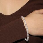 Bracciale con sfere satinate in oro e chiusura oro bianco kioto