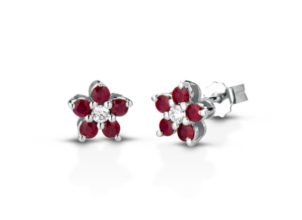 Orecchini oro bianco fiore con diamanti e rubini