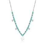 COLLANA GLINT  IN ACCIAIO 316L, SFERE IN VETRO VERDE E PENDENTE A FORMA DI QUADRIFOGLIO