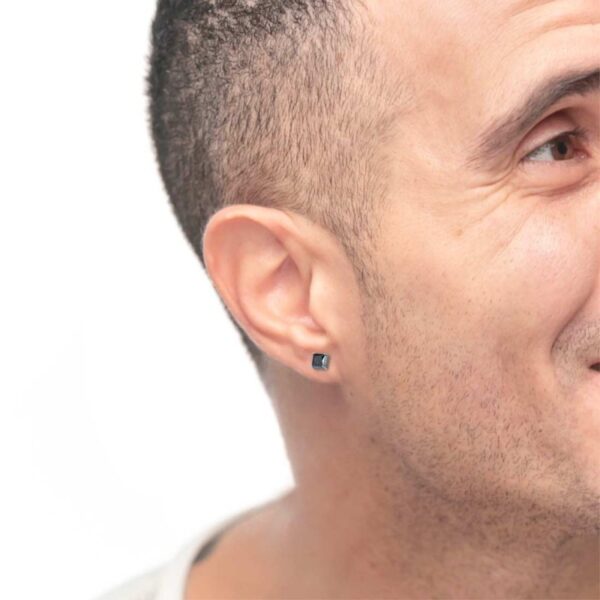 MONO ORECCHINO ACCIAIO CON ZIRCONE NERO 0,7 MM