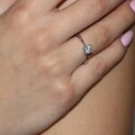 Anello oro bianco solitario con diamante