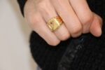 Anello oro giallo lucido satinato con zircone uomo