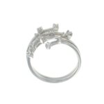 Anello oro bianco contrarie con diamanti