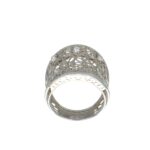 Anello oro bianco fascia lavorata satinata con zirconi
