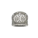 Anello oro bianco fascia lavorata satinata con zirconi