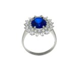 Anello oro bianco fiore con zirconi bianchi e blu