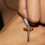 Ciondolo oro giallo croce con gesu
