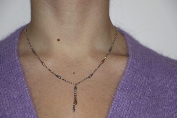 Collana oro bianco con inserti oro rosa  pendenti novello