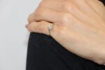 Anello oro bianco solitario con diamanti cierre