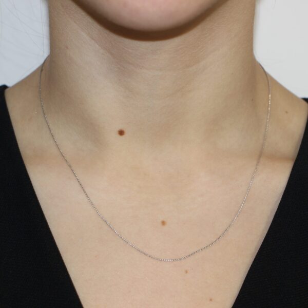 Collana oro bianco semirigida sottile