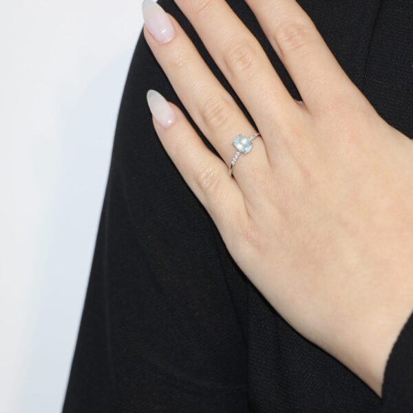 Anello oro bianco con acquamarina e diamanti