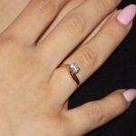 Anello oro rosa solitario con zircone modello valentino