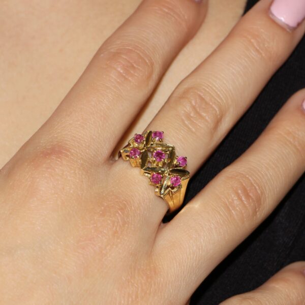 Anello oro giallo con zirconi ciclamino