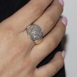 Anello due ori fascia bombata con pavee di diamanti