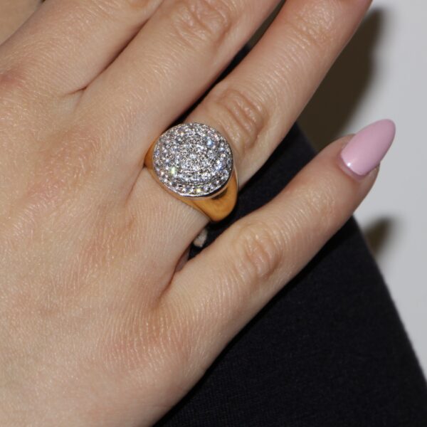 Anello due ori mezza sfera pavee di zirconi