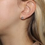 Orecchini oro bianco cipollina con diamante