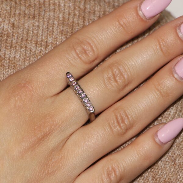 Anello oro bianco con zirconi rosa