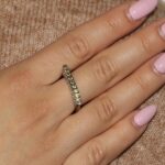 Anello oro bianco con zirconi verdi