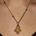 Collana due ori con pendente e zirconi bianchi il gioiello