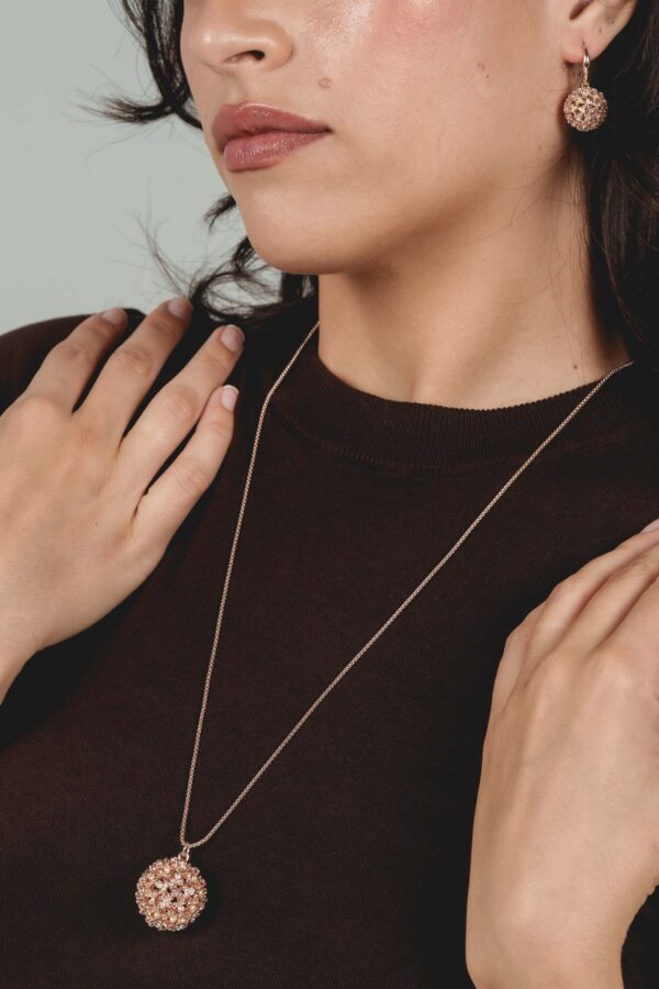 COLLANA LUNGA KLK GIOIELLI CON SFERA CON FIOIRELLINI