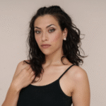 ORECCHINI OTTONE TRIANGOLO OPACO CON CRISTALLO BLU KLK GIOIELLI