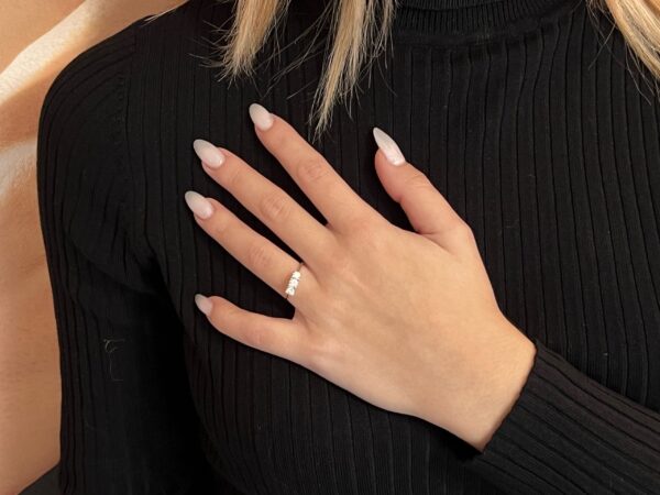 Anello oro bianco solitario con diamante