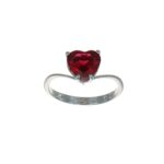 ANELLO ORO BIANCO CON ZIRCONE ROSSO CUORE