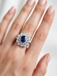 ANELLO ORO BIANCO CON DIAMANTE E ZAFFIRO BLU