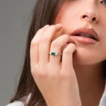 Luca Barra anello regolabile con cuori a zirconi bianco/verde