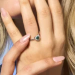 Luca Barra anello regolabile con cuore a zirconi bianco/verde