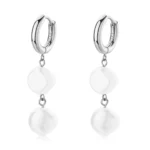 S'Agapõ orecchini a cerchio con perle di conchiglia 30 mm