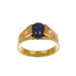 ANELLO ORO GIALLO CON ZAFFIRO STELLATO  E ZIRCONI BIANCHI