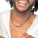 Marlù collana foxtail nera con nodo e scritta "Knoted"