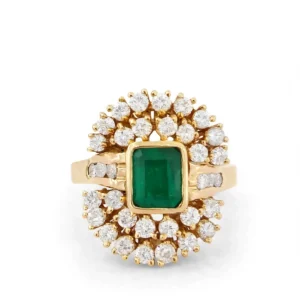 ANELLO ORO GIALLO CON DIAMANTI E SMERALDO TAGLIO RETTANGOLARE KT1.02