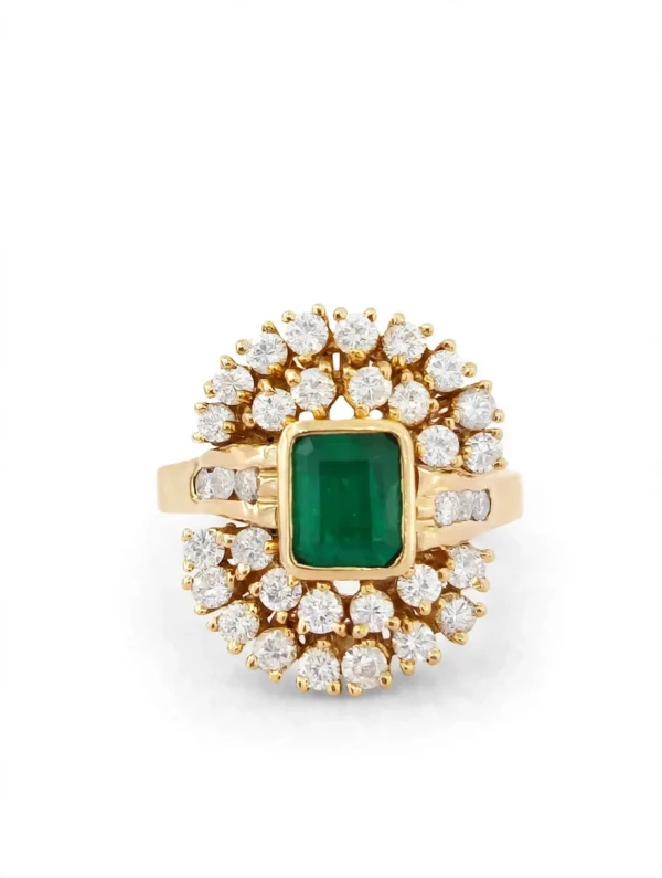 ANELLO ORO GIALLO CON DIAMANTI E SMERALDO TAGLIO RETTANGOLARE KT1.02