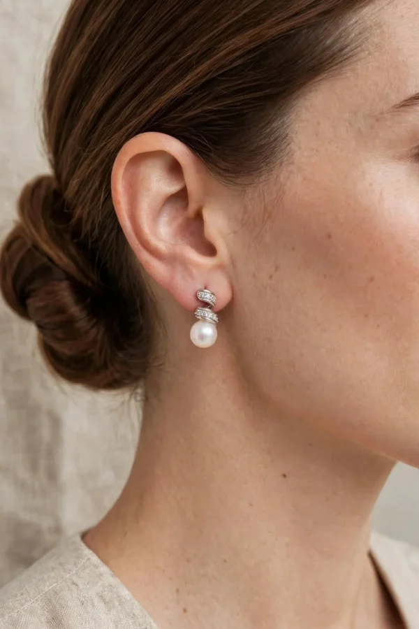ORECCHINI ORO BIANCO CON PERLE E DIAMANTI KT 0.04 H KIARA