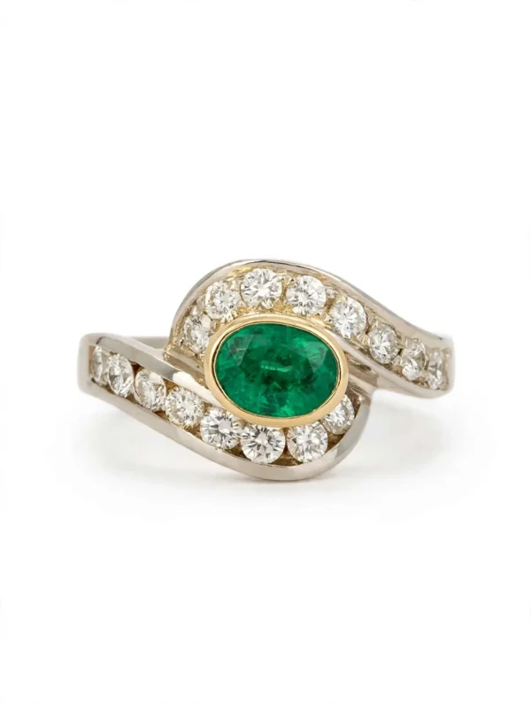 ANELLO DUE ORI CON DIAMANTI E SMERALDO TAGLIO OVALE KT 0.48 TOT.GVS1