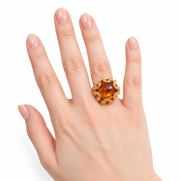 ANELLO ORO GIALLO CON PIETRA IDROTERMALE LAVORATO