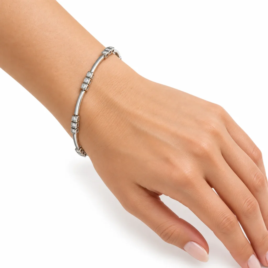 bracciale semirigido oro bianco zirconi bianchi