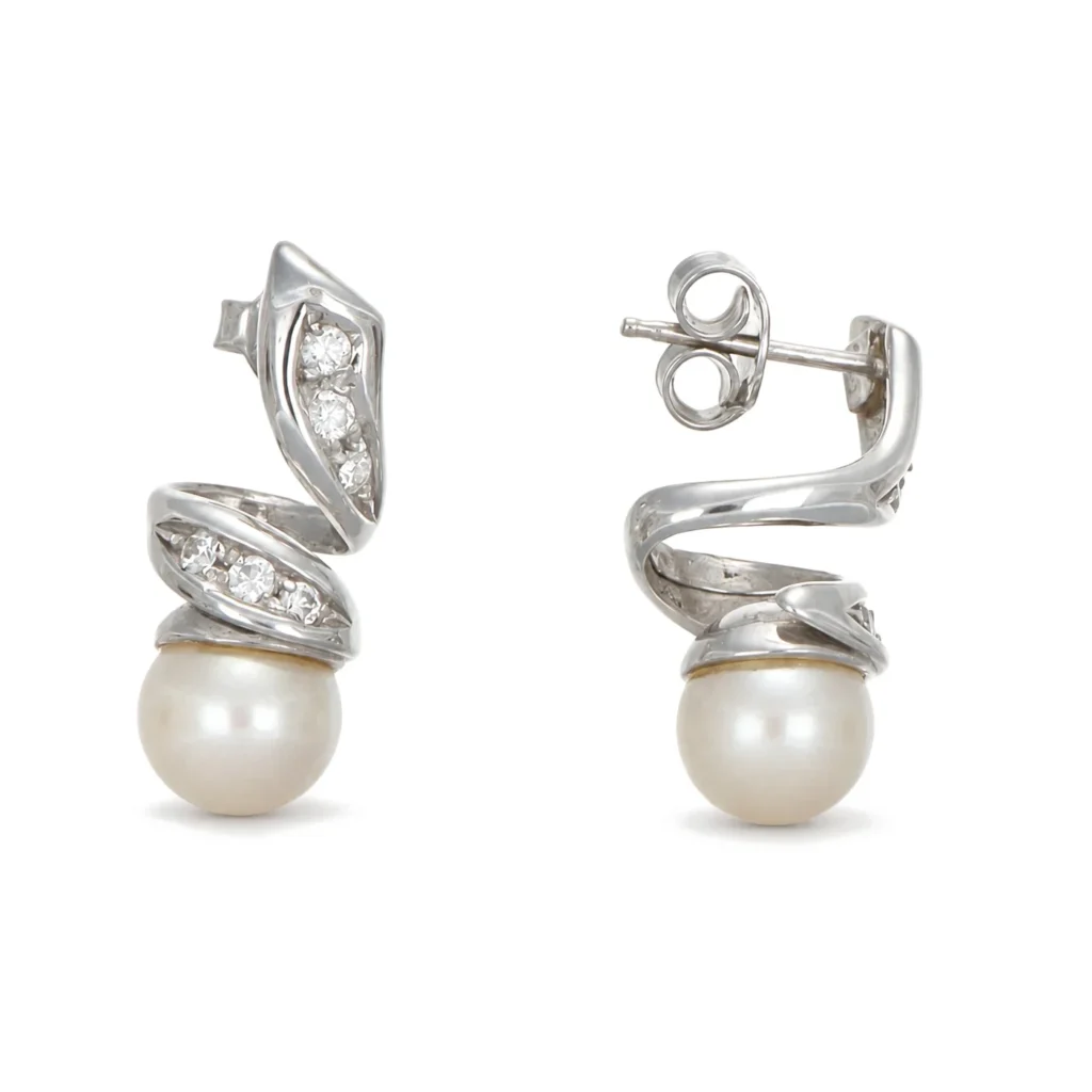 Orecchini oro bianco con perla e zirconi bianchi, oro 18 kt